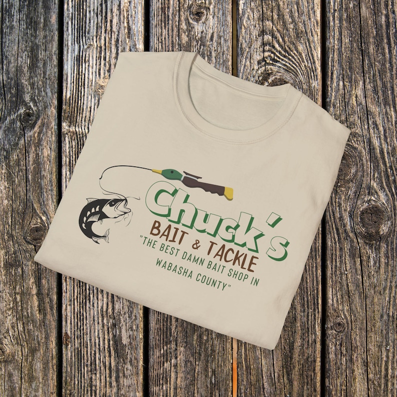 Camiseta vintage de Chucks Bait Shop, camiseta retro de pesca, camiseta de la vida en el lago, regalo para papá, camiseta de pescador del Medio Oeste, inspirada en Grumpy Old Men. imagen 4