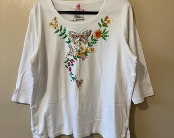 Size XL Vintage Quacker Factory White and Colorful Sequins Butterfly and Flower Vneck Quarter Sleeve Top Plus Size 2000s