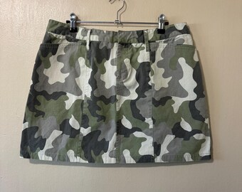 Waist: 34” Size 14 Vintage Y2K/2001 Old Navy Camo Camoflauge Cotton Mini Skirt
