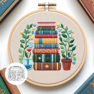 Peut inclure: Art de broderie en forme de cercle représentant une pile de livres colorés avec des accents dorés, entourés de plantes vertes feuillues et de fleurs bleues. Le cercle est en bois et a une finition naturelle.