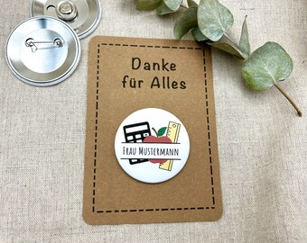 Namensschild Lehrer:in | Button Personalisiert mit Wunschtext & Geschenkkarte | 59mm | Geschenk Lehrerin