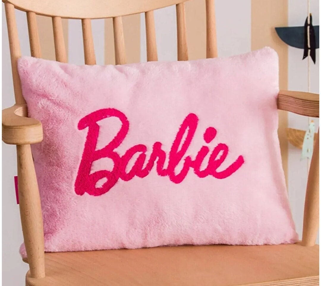 Coussin Barbie Love 40x40 cm pas cher
