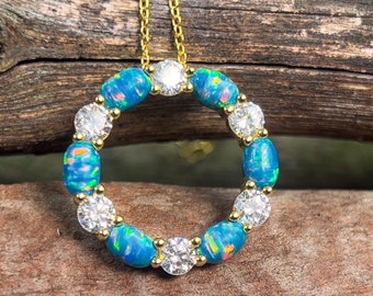 Collar circular de ópalo sintético chapado en oro y plata de ley – Ópalo sintético azul verdoso