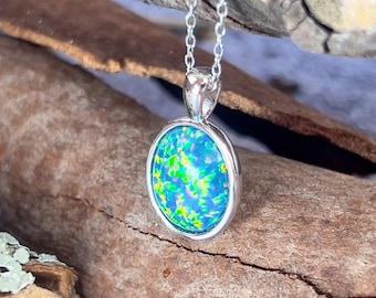 Ciondolo in argento sterling con opale sintetico – Opale di fuoco blu-verde, 12 x 10 mm