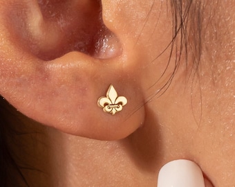 Tiny Fleur de Lis Royal Flower Minimalist Earring, Dainty Lily Saint Nicholas Lotus Stud, Catholic Saint Symbol Jewelery Gift for Christmas