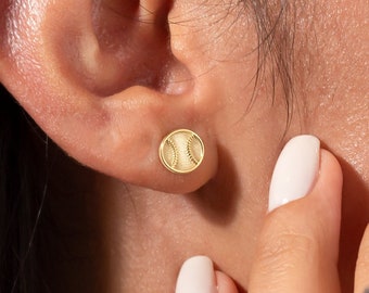 Boucle d’oreille minimaliste de lobe de joueur de baseball, bijoux délicats de symbole de softball, goujon d’équipe de softball, cadeau de sport pour l’amateur de baseball