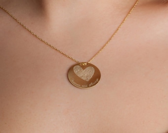 Aangepaste hart vingerafdruk schrijven ketting, gegraveerd hart vingerafdruk sieraden, gouden grote schijf ketting