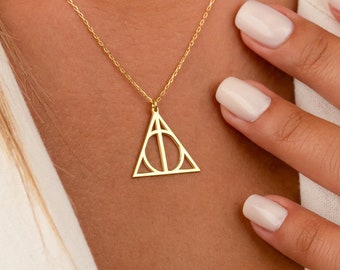 Collar delicado de las reliquias de la muerte de Potterhead, colgante del triángulo geométrico del mago de la brujería, regalo de encanto para Harry P. Lover para Navidad