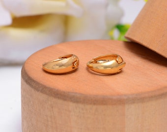 Aros Huggie rellenos de oro de 18 quilates: aros pequeños y gruesos