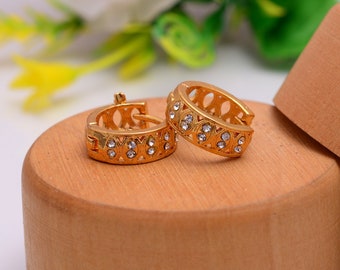 Gold Creolen, kleine Gold Creolen, Pave CZ Ohrringe, Gold CZ Huggies, Gold Tiny Creolen,