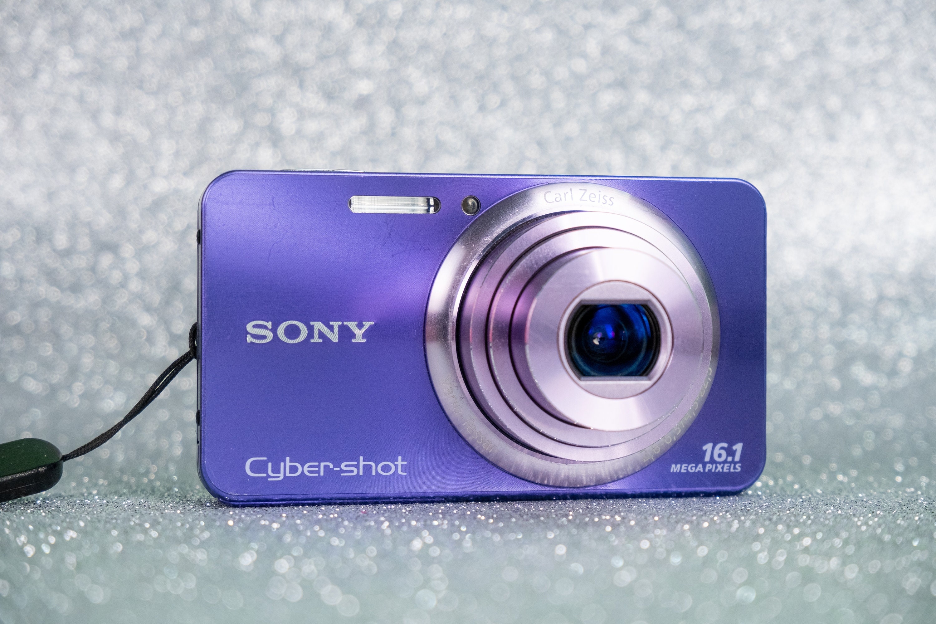 Sony Cyber-shot DSC-W570 - Y2k Digicam - 16.1 Mp - Purple