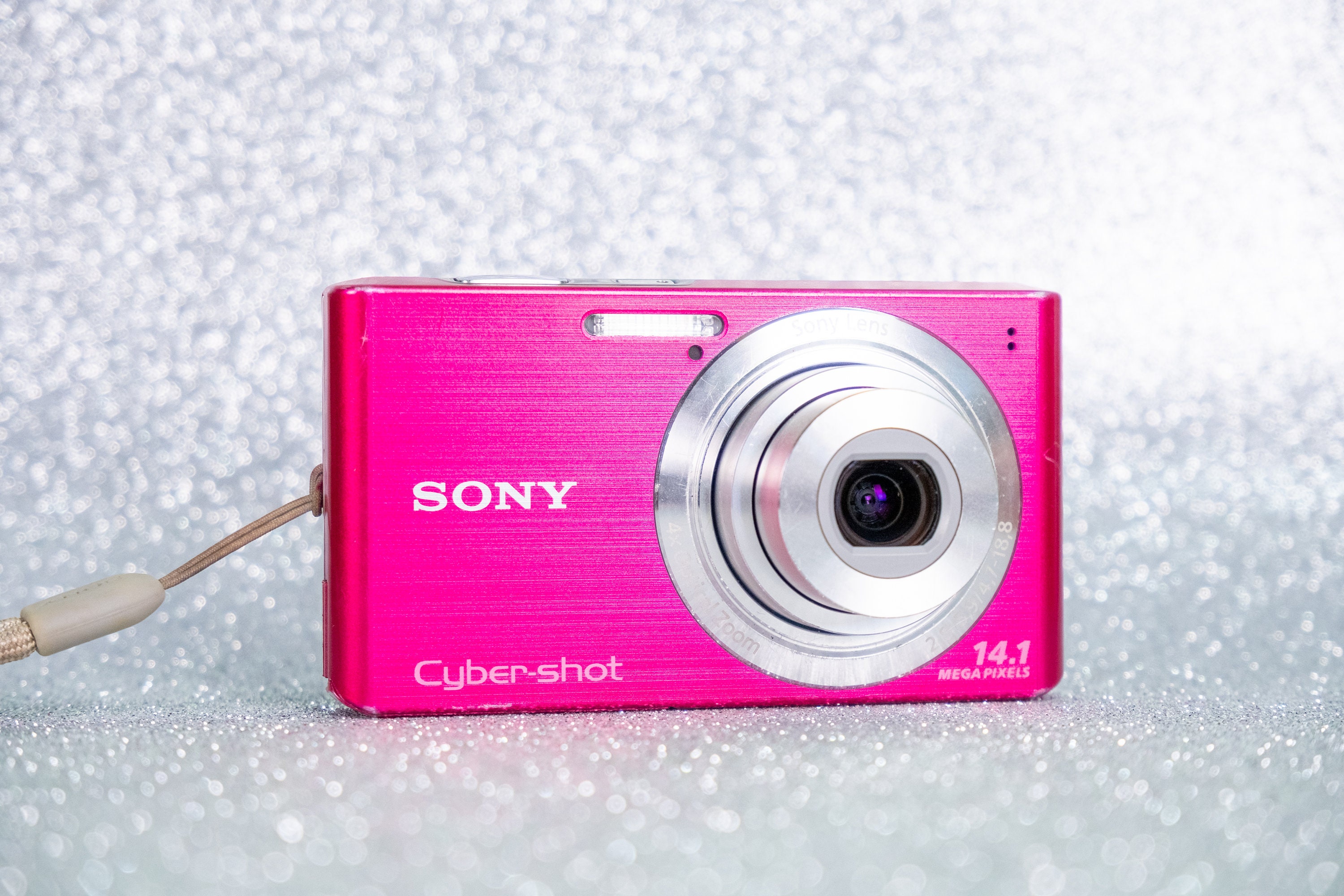 Sony Cybershot DSC-W610 - Y2k Digicam CCD - 14.1 Mp - Hot