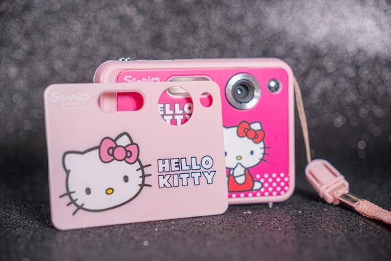 ハローキティ デジタルトイカメラ　HELLO KITTY デジカメ ハローキティコラボモデル DZ-100で日常にかわいいを取り入れてみませ