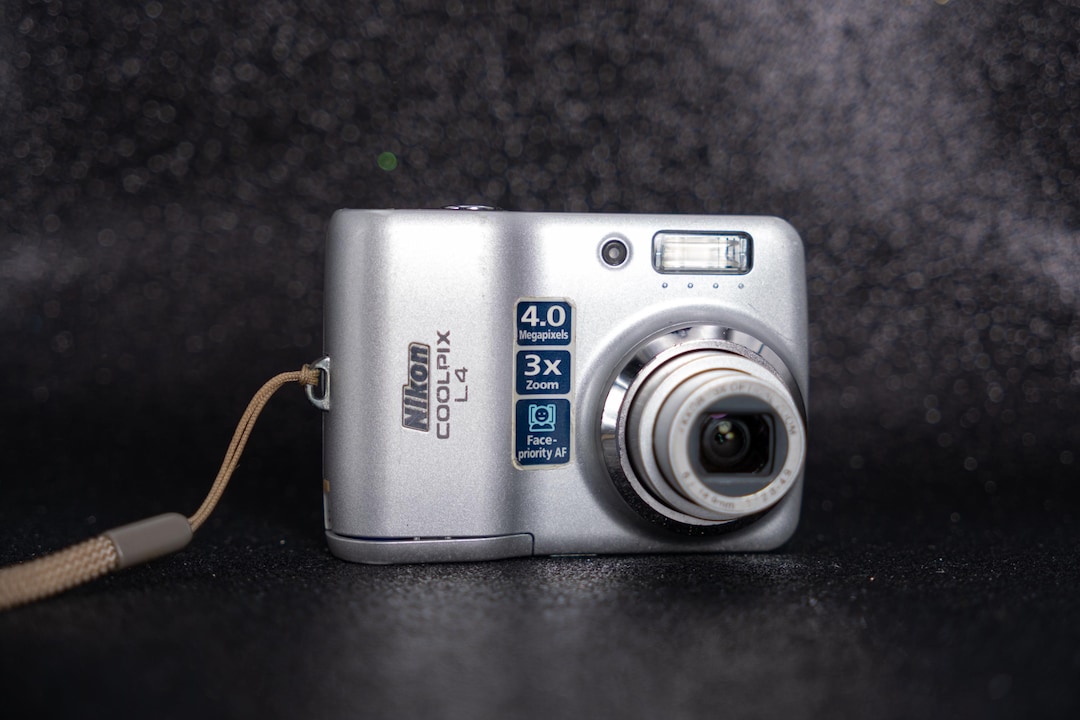 Nikon Coolpix L4 - Y2k Digicam - 4 Mp - Fully Working - Batteries