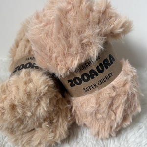 Yarnschmiede Zooaura Super klobiges weiches flauschiges Spielzeug-Tier-Garn entzückendes Squishy Amigurumi-Stricken häkeln dicke sperrige Wolle Alltags-Furry-Garn