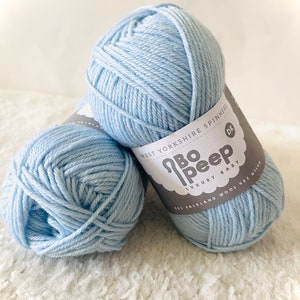West Yorkshire Spinners Bo Peep Luxury Baby DK 50g Filato in acrilico per maglia, uncinetto, amigurumi, coperta per neonati di alta qualità, lana super morbida e liscia