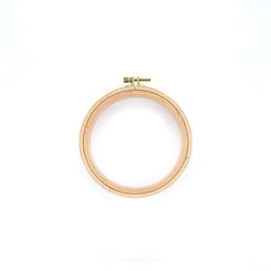 Nurge Embroidery Hoop – Wooden Screwed 24mm Beechwood No. 2 (130mm)
