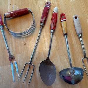 Vintage Kitchen Utensil Set: Farmhouse Decor with Red Wooden Handles