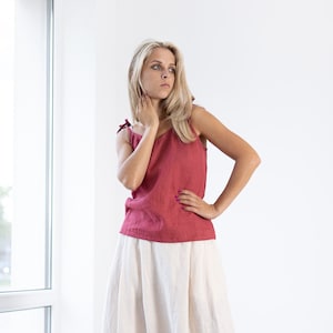 Women&#39;s Linen red top Camisole AVA / Linen crop top with spaghetti straps / Linen blouse / Linen Shirt / Linen t-shirt / minimalistic linen