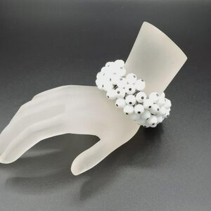 Vintage White Milk Glass Beaded Cha Cha Expansion Bracelet