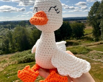 Crochet Goose Pattern: Gwendolyn Amigurumi, Beginner Friendly (PDF Pattern in English)