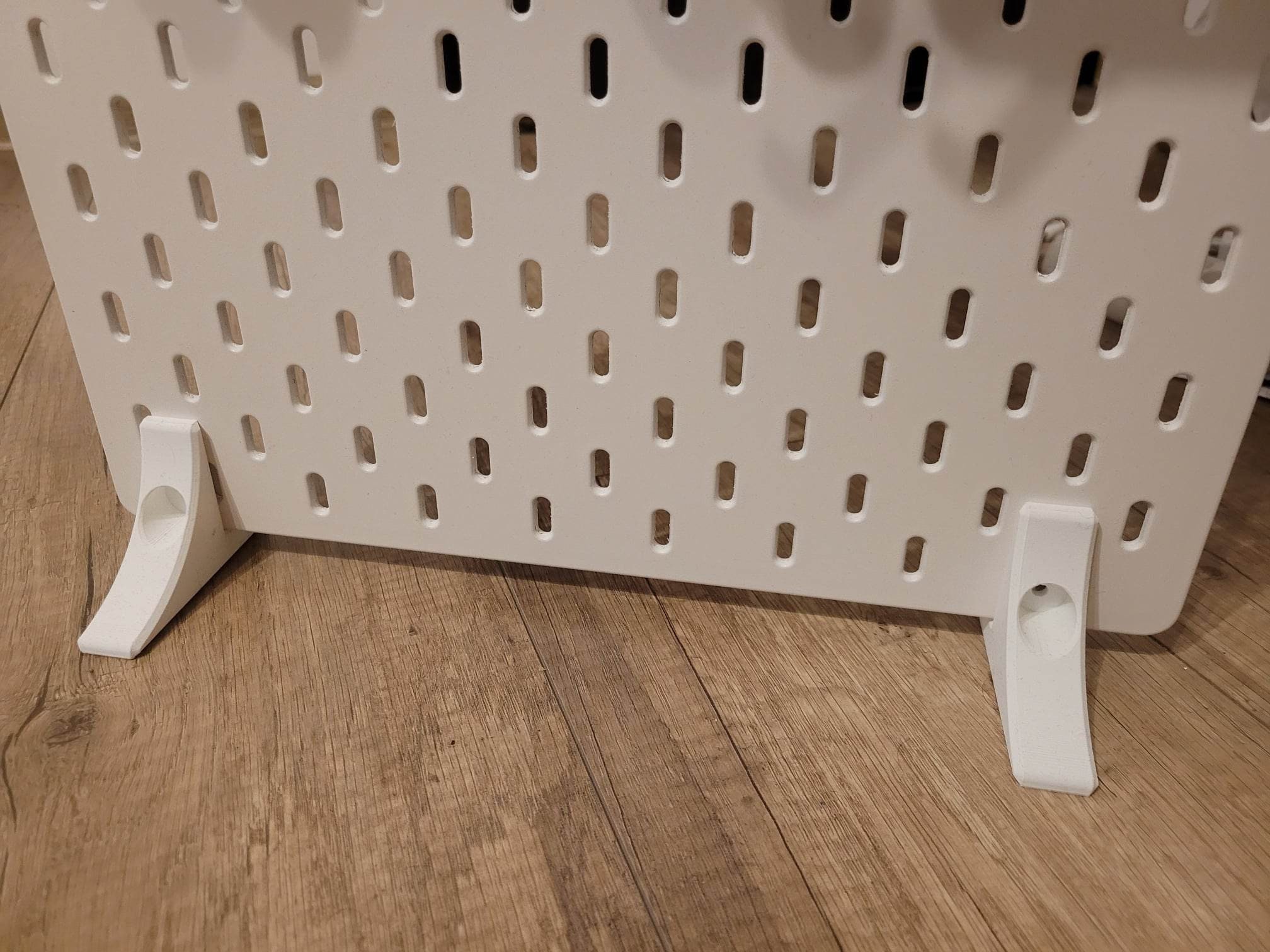 Low-Profile IKEA Skadis & Uppspel Stand – Sturdy and Space-Saving Pair of Legs for Your Workspace