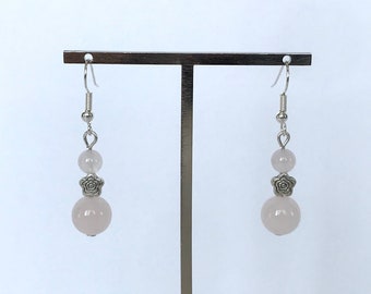 Boucles oreilles duo fleur quartz rose lithothérapie, Bijou fait main en France à Paris, Pendantes amour amitié, Cadeau femme