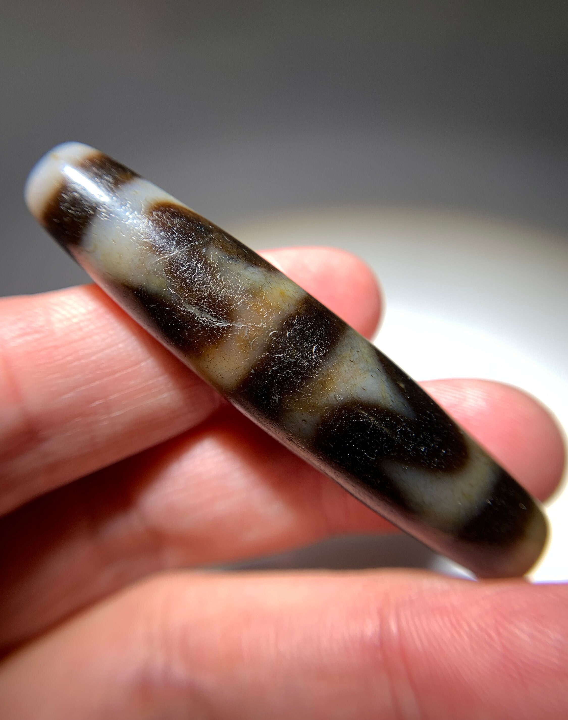 Dzi Bead Amulett Anhänger 57.4 mm x 13.5 mm