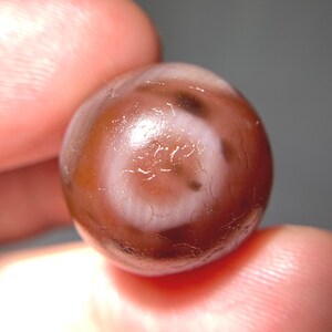 Colgante amuleto Daluo de cuentas Dzi "3 Ojos" 19,3 mm x 18,4 mm