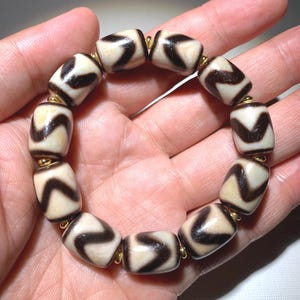 Dzi Bead Amulet Bracelet 15mm x 11mm (Small Size)