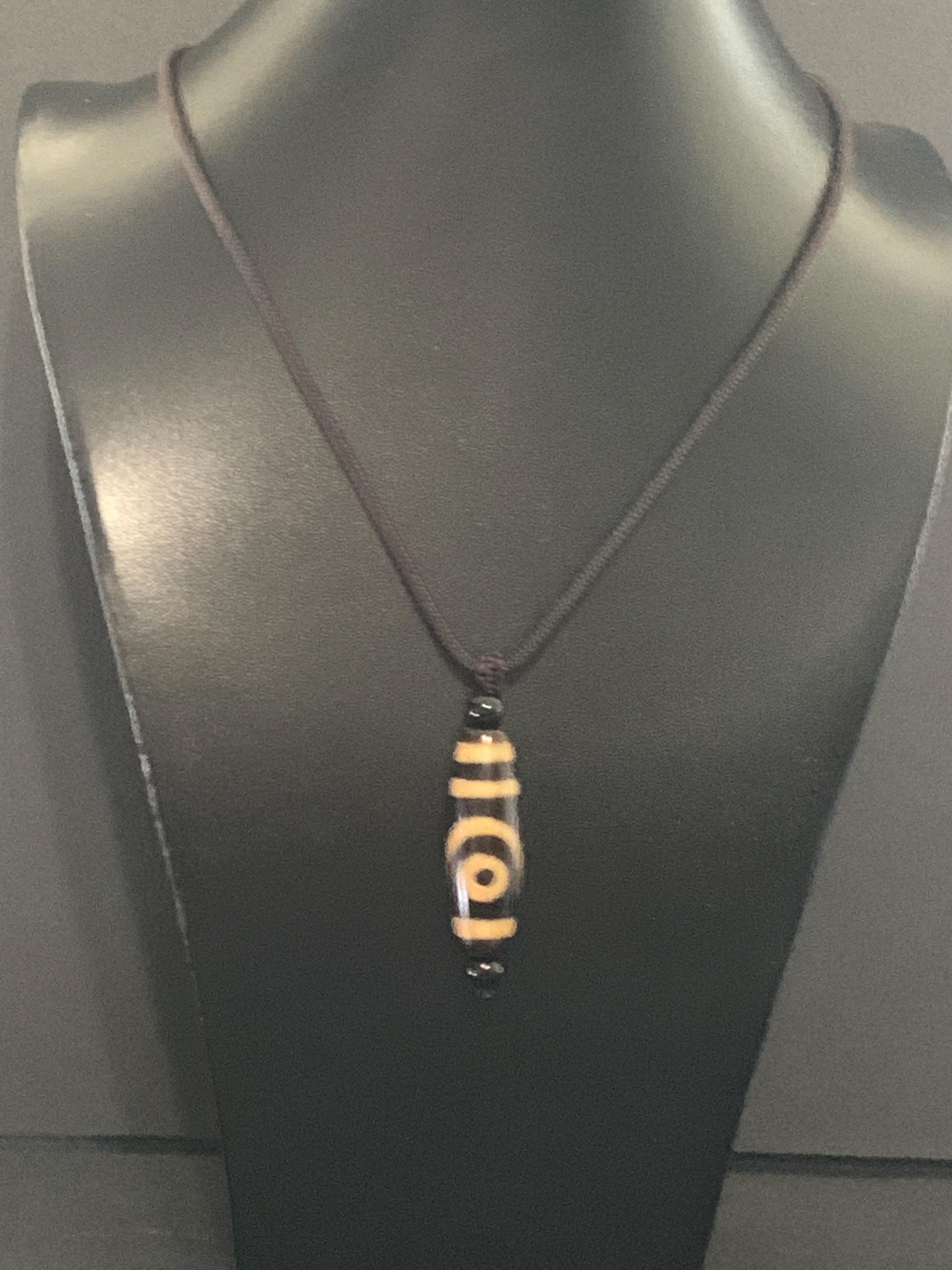 Dziビーズ「2つの目」お守りペンダントネックレス 37 mm x 12.5 mm