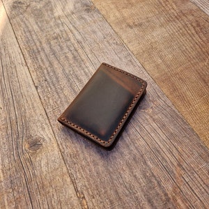 Handgefertigter Bifold Kartenhalter aus Leder, Fronttasche Brieftasche, personalisierte Leder Brieftasche, Leder Kartenhalter Brieftasche