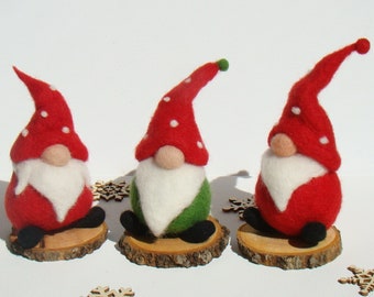 Kit Carded Wool Elf Felted with Needle - Christmas decoration - Tutorial in English - Crafts