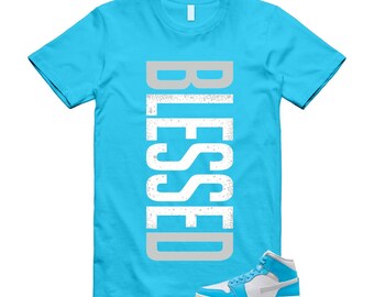 1 camiseta azul oscuro polvo blanco vela gris neutro medio a juego con VERTBLS