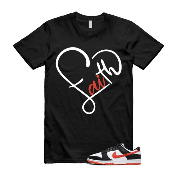 Camiseta blanca con dragon rojo new arrivals