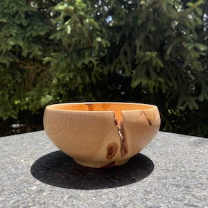 Hand Turned Maple Wood Bowl: Feathered Grain, Bark Inclusion