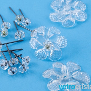 Set mit Nägeln mit Kopf aus Muranoglas und handgefertigten Kristallrosetten Bild 1