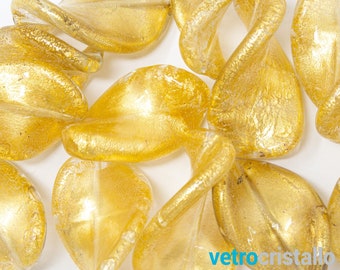 Lot von 5 gedrehten Blattperlen aus Muranoglas, 32 mm. Kristallglas und Blattgold, Durchgangsloch für Schmuck
