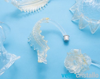 Sostituzione foglia vetro di Murano: parte lampadario cristallo trasparente e oro