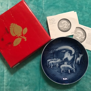 Collectible Bing & Grondahl  Copenhagen Porcelain Mother's Day Plate -2003-Sow and Piglets- In Original Box - FREE SHIPPING
