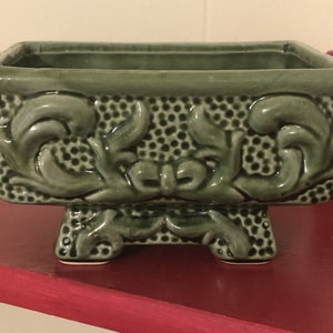 Vintage Green Decorative Pottery Planter - Great Condition - FREE SHIPPING