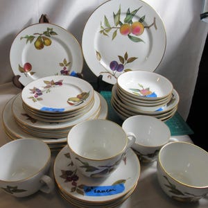 ロイヤルウースター　エベシャム　ゴールドキッシュディッシュ　お皿　大皿 Royal Worcester Evesham - Etsy