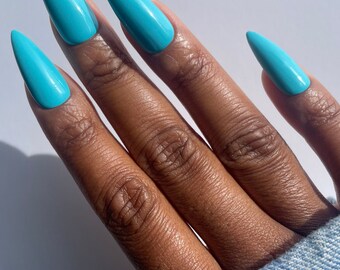 Luxury press ons/Press on nails/ Medium stiletto nails