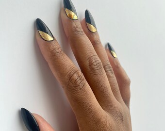 Black and gold nails / luxury nails / glue on nails / fake nails