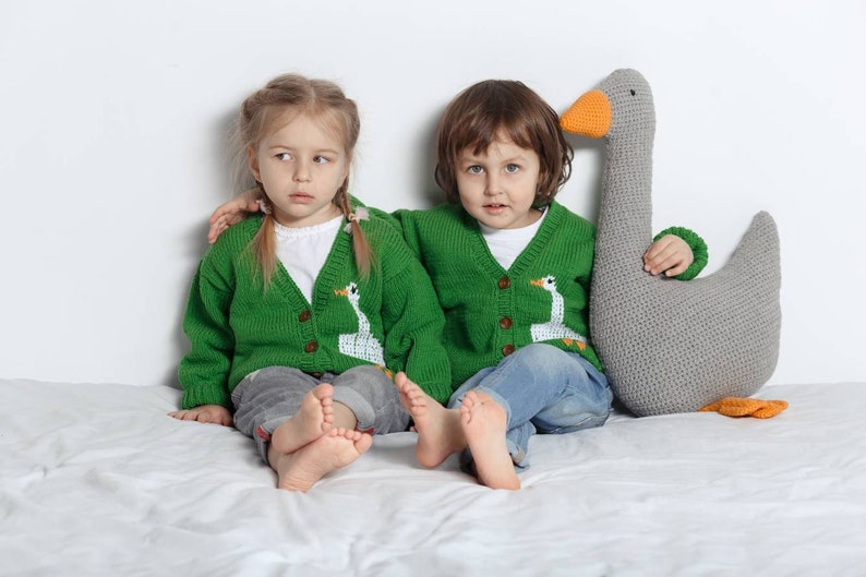 Cardigan Oie Tricoté Bébé & Enfant / Cardigan for Babies and Kids Unisexe image 5
