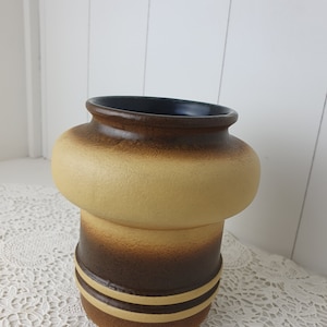 Old vase, vintage, stoneware, ceramic, VEB, 60s 70s, mid-century, nostalgia, Haldensleben, GDR, fat lava,