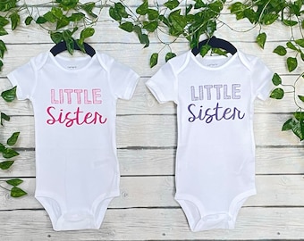 Macacões combinando para irmã mais nova, macacões gêmeos para meninas, trajes gêmeos combinando, macacões para bebês combinando, lindos trajes gêmeos, meninas gêmeas