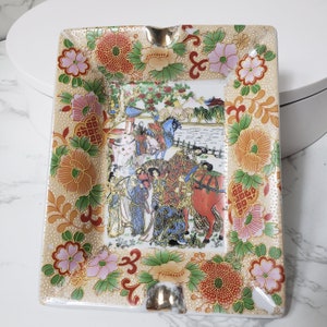 Vintage Asian Satsuma-Style Chinoiserie Porcelain Ashtray