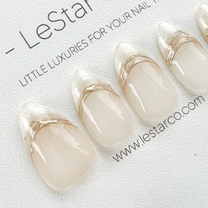 Reusable Pearl Royale | Premium Press on Nails Gel Hand Painted Pressons Customizable Gel Nail Artist faux nails ML299