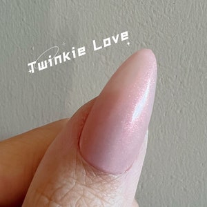 Twinkie Love Sheer Pink Shimmer (8g)Long Lasting Brush on UV Gel Polish